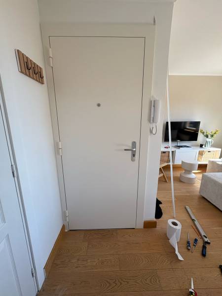 Pose d'une porte blindée modèle Stéphanie, 1 vantail dans le 06