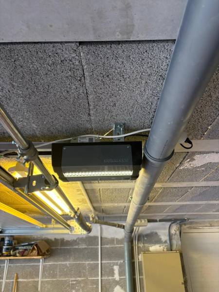 Porte garage sectionnelle Hörmann La Turbie – LPU42 motorisée, Pose entre murs, Alpes-Maritimes Monaco