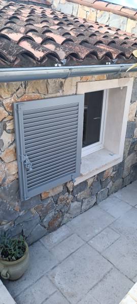 Volets aluminium Colomars 06670 – Abri voiture, Garde-corps, Lames américaines, Thermolaquage RAL Alpes-Maritimes